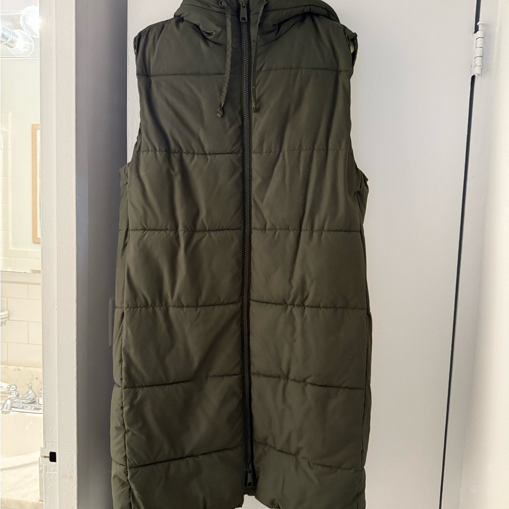 H&M Dark Green Puffer Vest